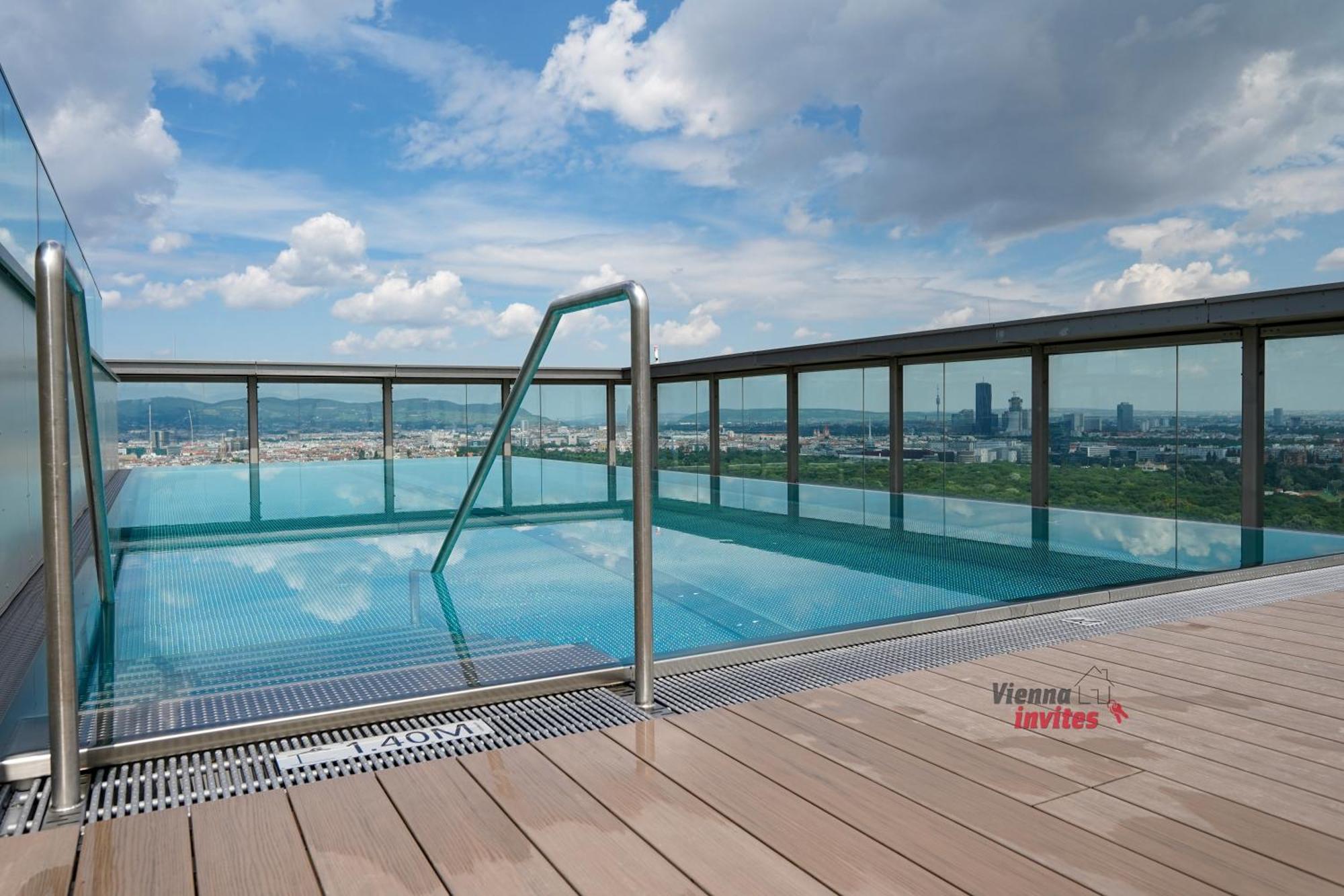 Triiiple 7heaven - Amazing View On Floor With Rooftop Pool Vídeň