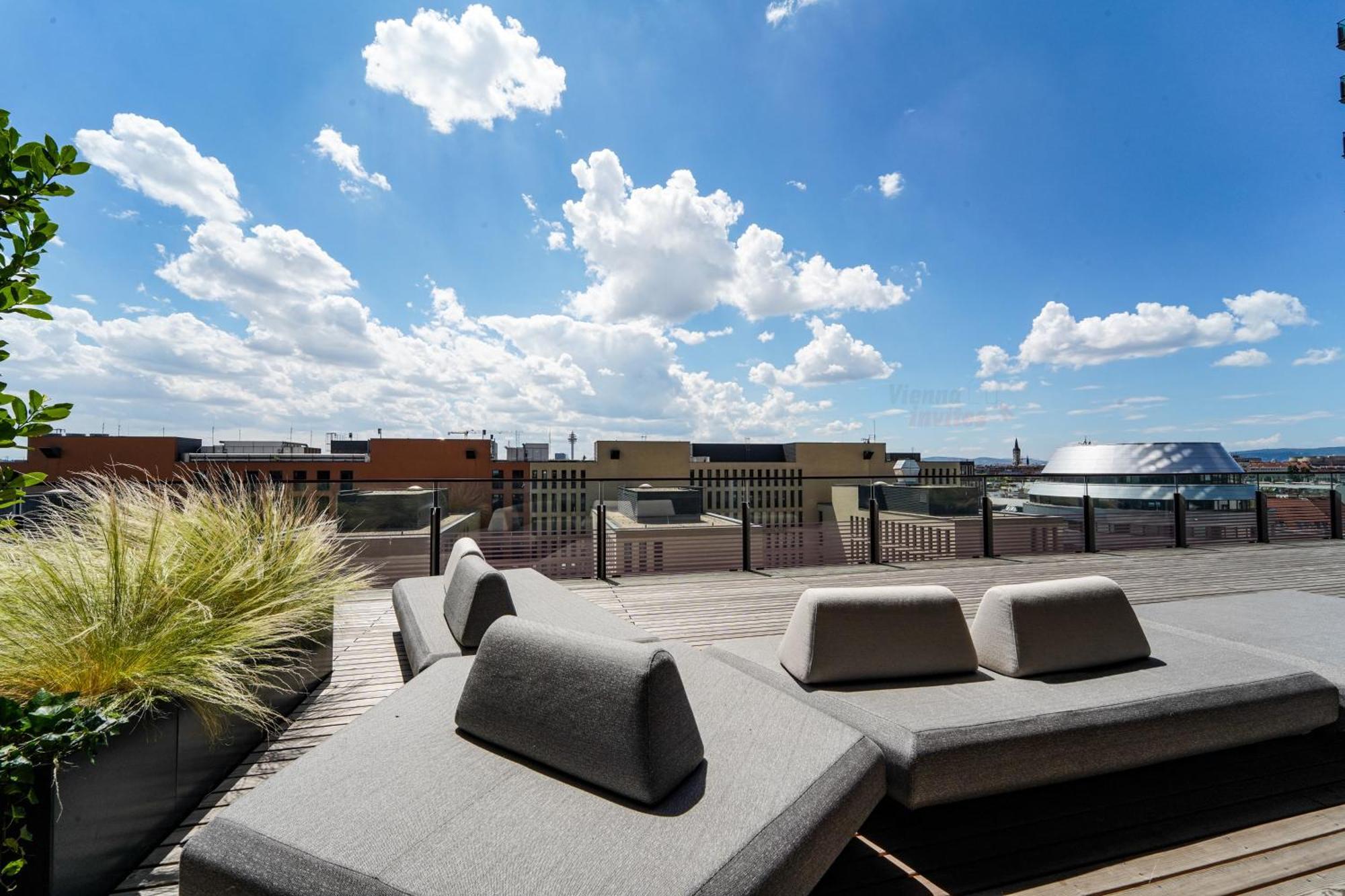 Triiiple 7heaven - Amazing View On Floor With Rooftop Pool Apartmán